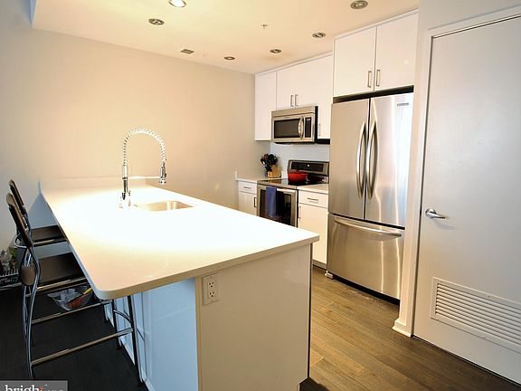 4th image of 3409 Wilson Blvd Unit 603