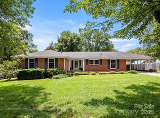 403 Pole Creasman Rd, Asheville, NC 28806