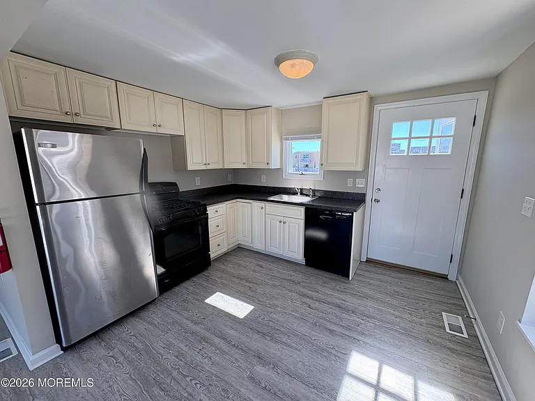 46 Joshua Dr — Photo 6