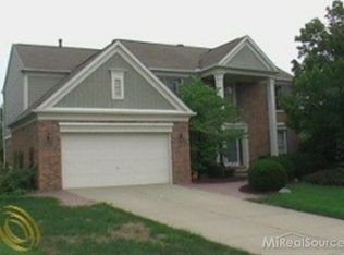 1710 Hillcrest Dr, Rochester Hills, MI 48306