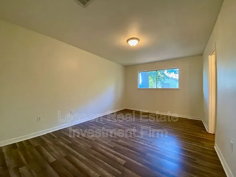 121 Tooke Dr — Photo 13
