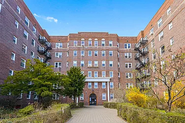 Sold by Poljan Properties Inc.
