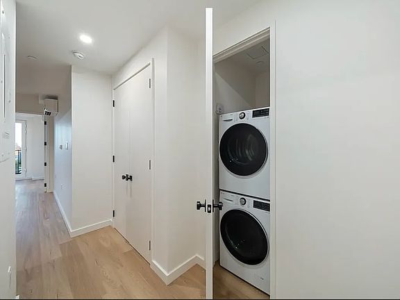 2nd image of 931 Carroll St #315