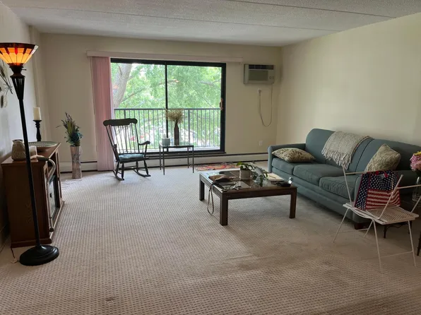 10501 Cedar Lake Rd APT 409, Minnetonka, MN 55305