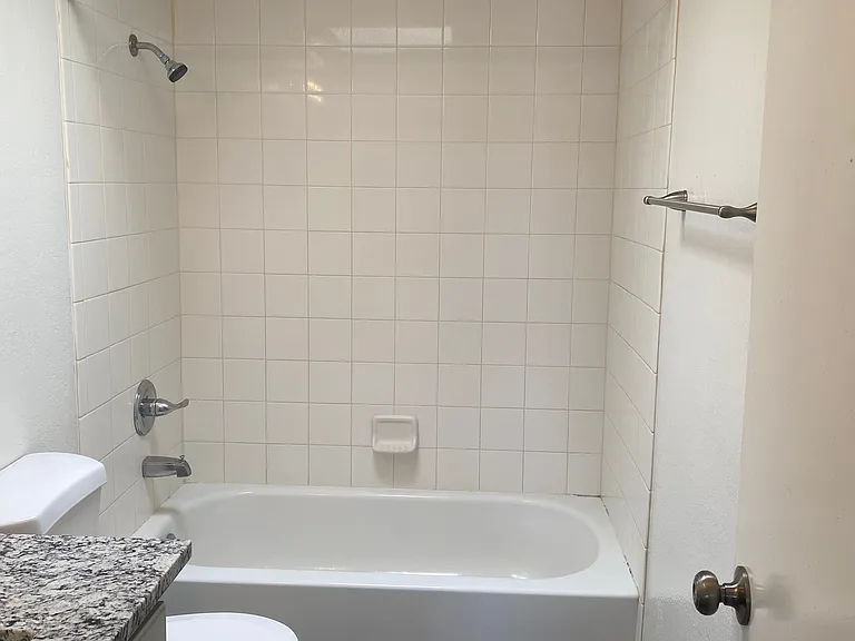 3322 E Bermuda St #B — Photo 2