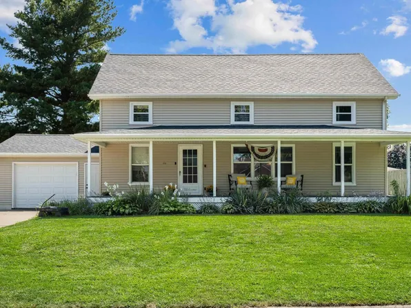 514 E Wate St, Wilton, IA 52778