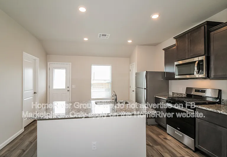 1617 Amaranth Ln — Photo 5