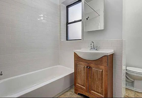 5th image of 250 Broome St APT 9