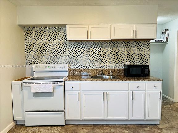 2nd image of 522 NW 11th Ave Unit B