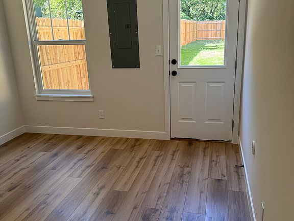 5th image of 501 Hickman Ave #101