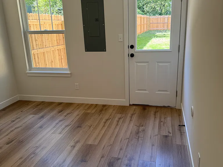 501 Hickman Ave #101 — Photo 5