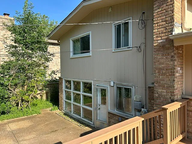 867 Auburn Ct — Photo 4