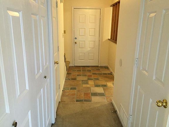 2nd image of 135 Richmond Hill Est #B