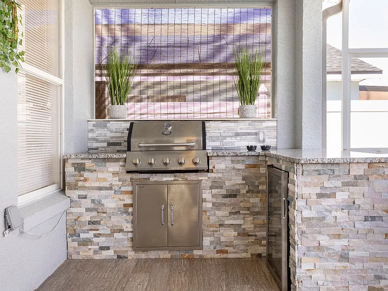 1041 Jaybee Ave — Photo 23