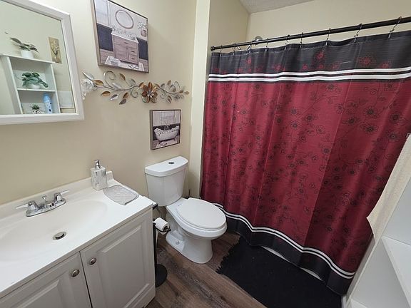 3rd image of 4100 Mapledale Ave