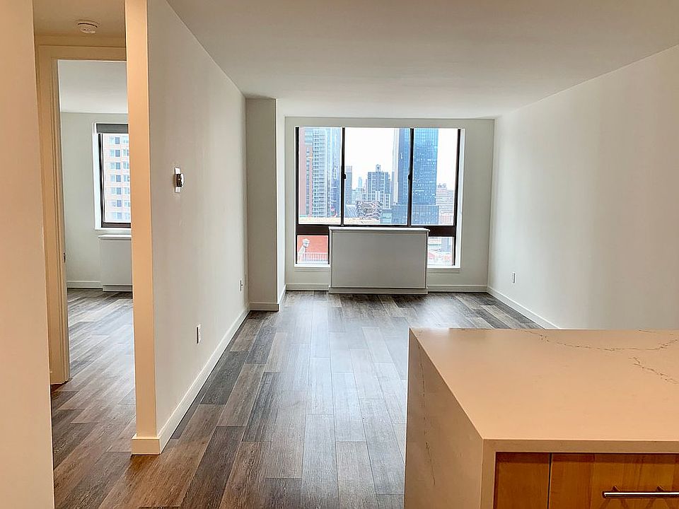 1st image of 520 W 43rd St APT 23G