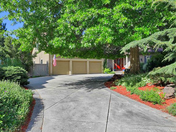 3rd image of 8657 W Creekrun Way