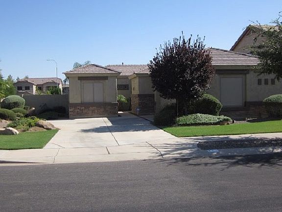 2nd image of 211 W Flamingo Dr