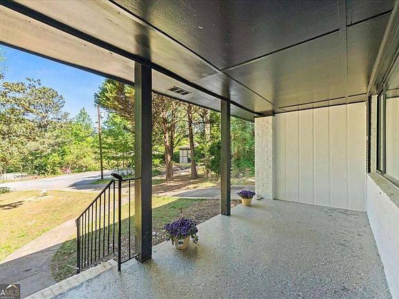 3rd image of 4089 Thetford Ct