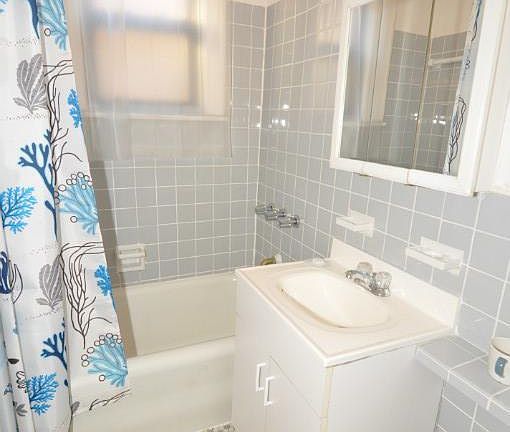 4th image of 4324 42nd St APT 3F