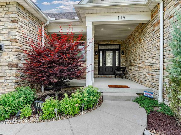 3rd image of 115 Mountain Ln