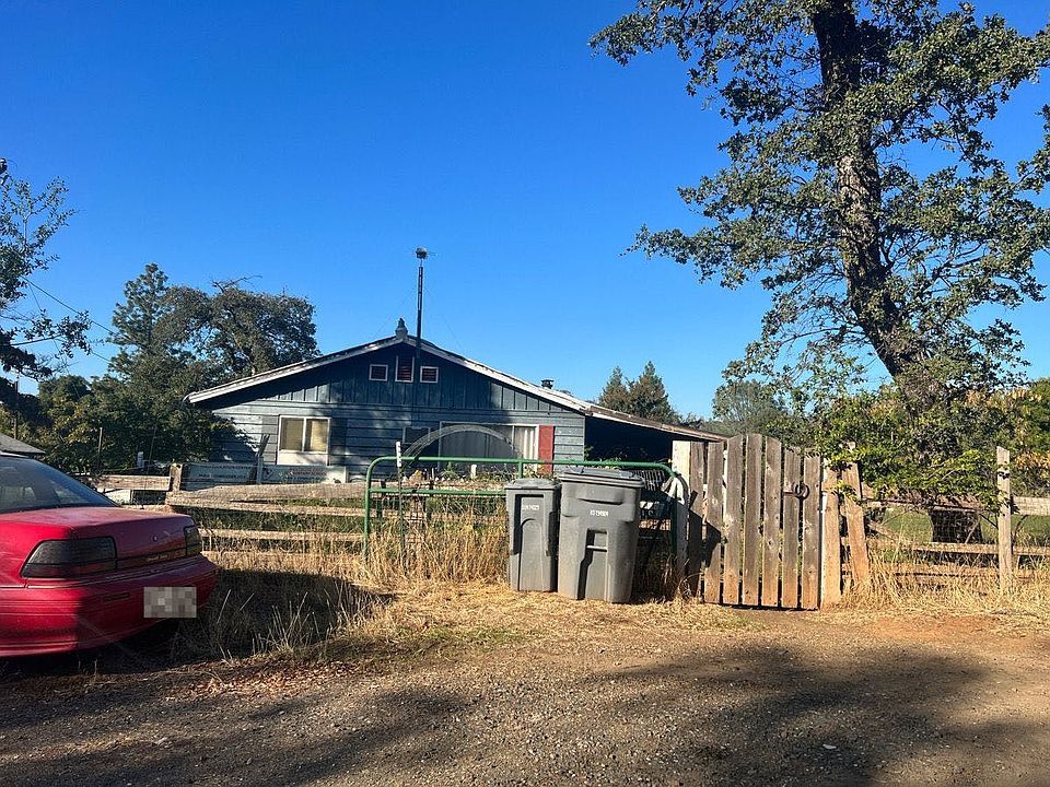 2nd image of 26 Shady Green Ln