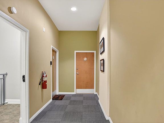 4th image of 440 N Front St APT 202