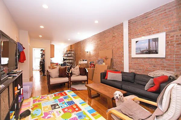 Rented by R New York | media 34