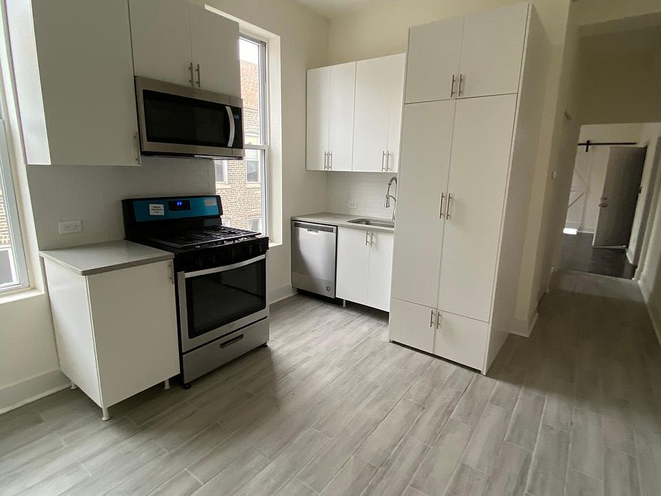 1st image of 2036 W Coulter St #3