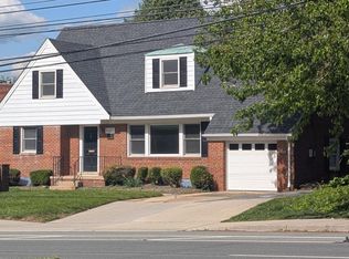 9207 Old Georgetown Rd, Bethesda, MD 20814