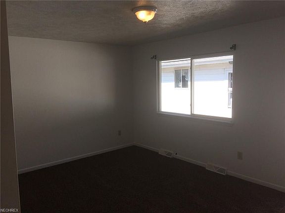 2nd image of 609 & 611 Baldwin Dr