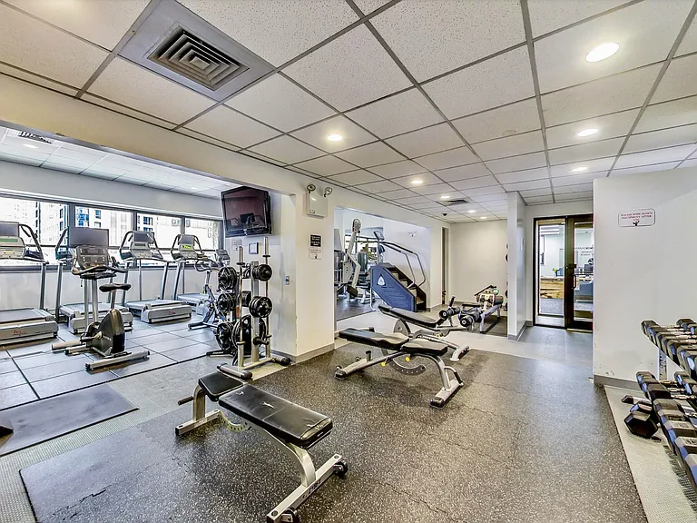 1030 N State St #16K — Photo 14