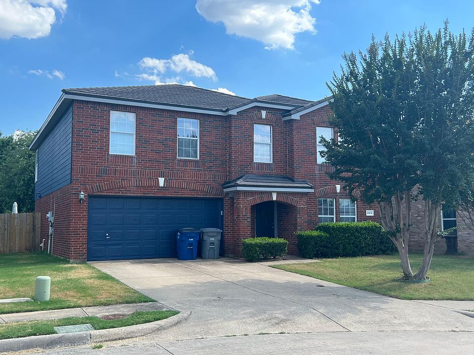 1st image of 2412 Poinciana Pl