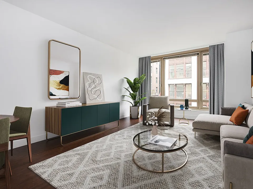 37 W 21st St #1303