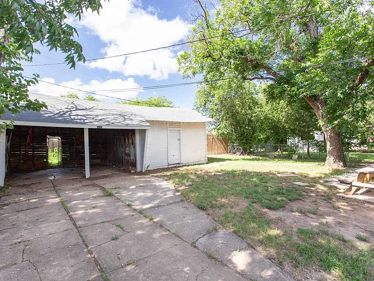 1710 Pearl Ave — Photo 28
