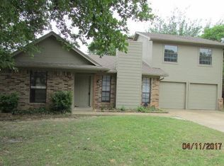 636 Timberoaks Dr, Azle, TX 76020