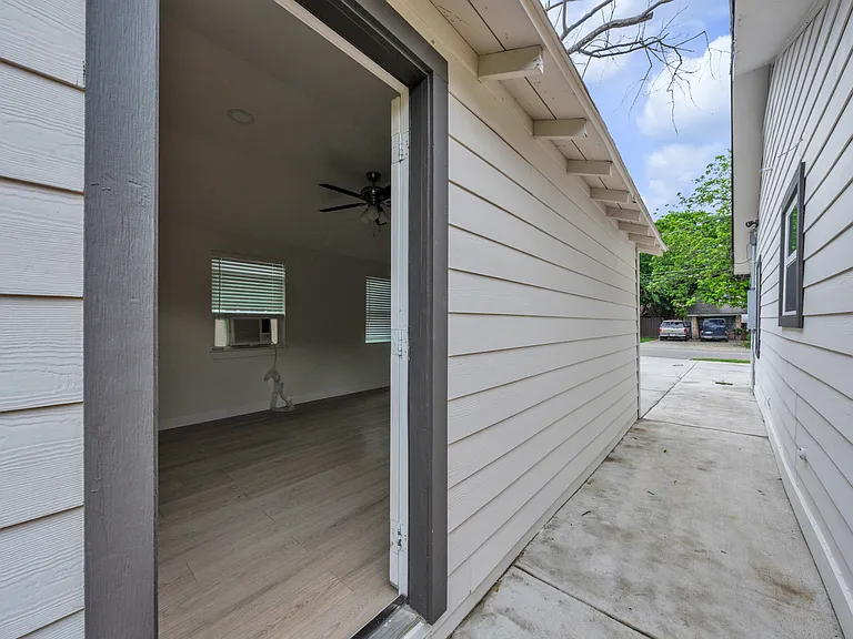 601 Pearson Ave — Photo 3