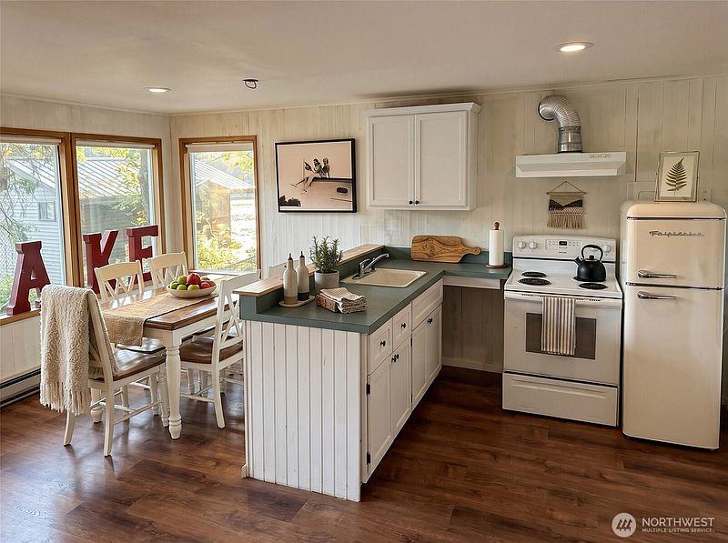 5th image of 4945 Lakeside Drive