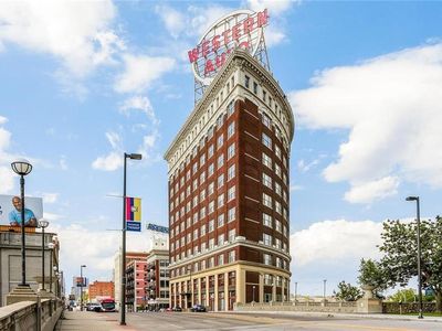 2107 Grand Blvd APT 208, Kansas City, MO, 64108