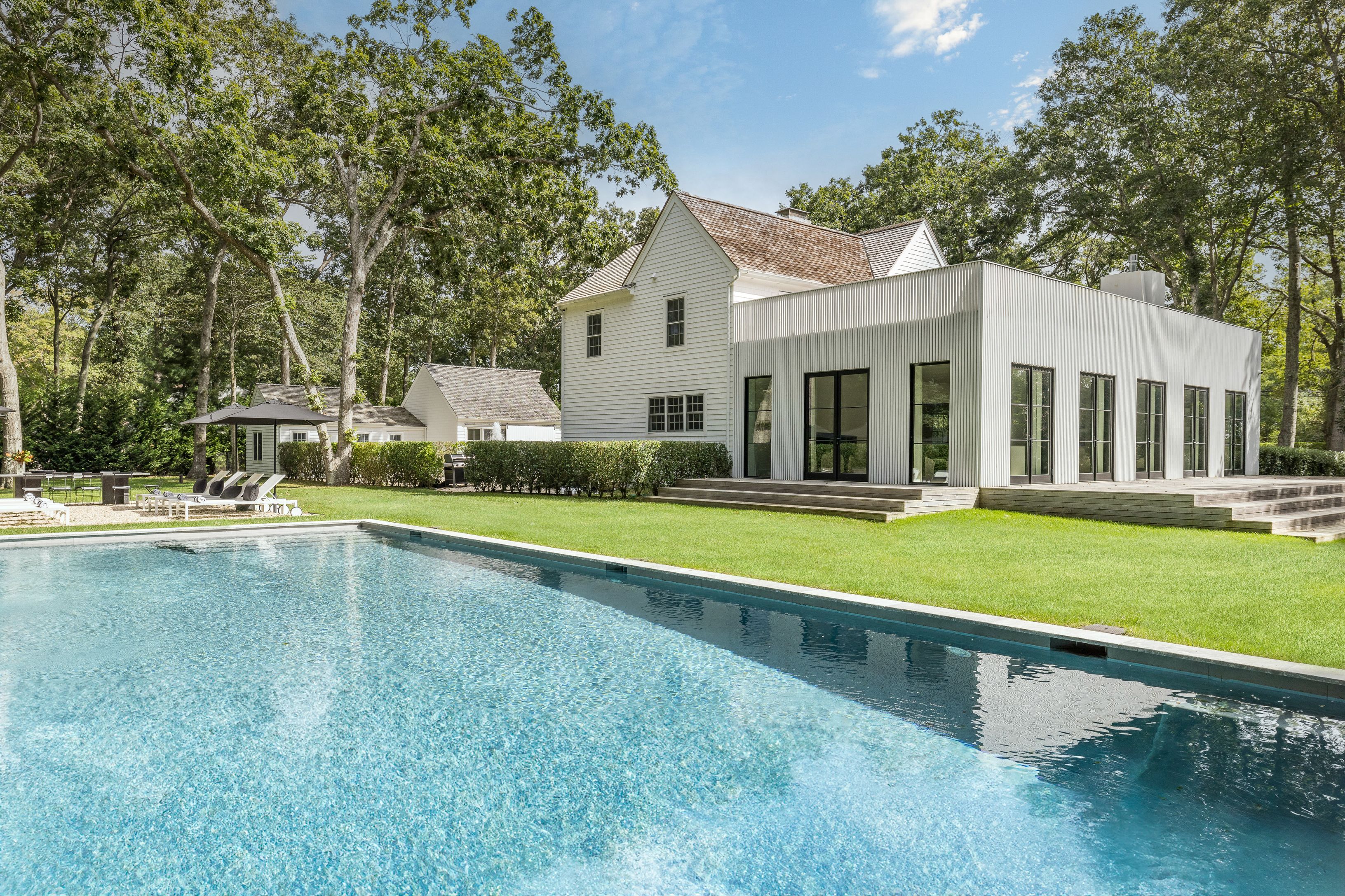 422 Scuttle Hole Rd, Water Mill, NY 11976 Out East