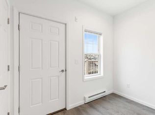 50R Maplewood Ave #104, Gloucester, MA 01930