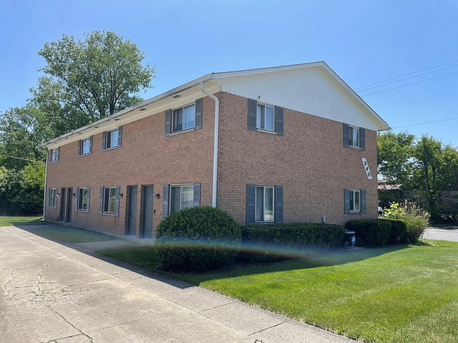 2 bed, 1.5 bath, 960 sqft, $1,100 — Photo 1