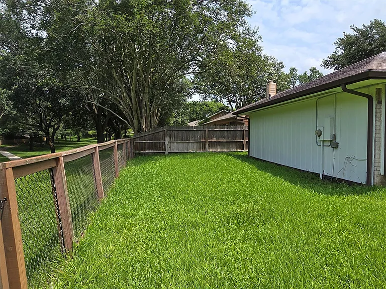 3434 Streamside Ln — Photo 5
