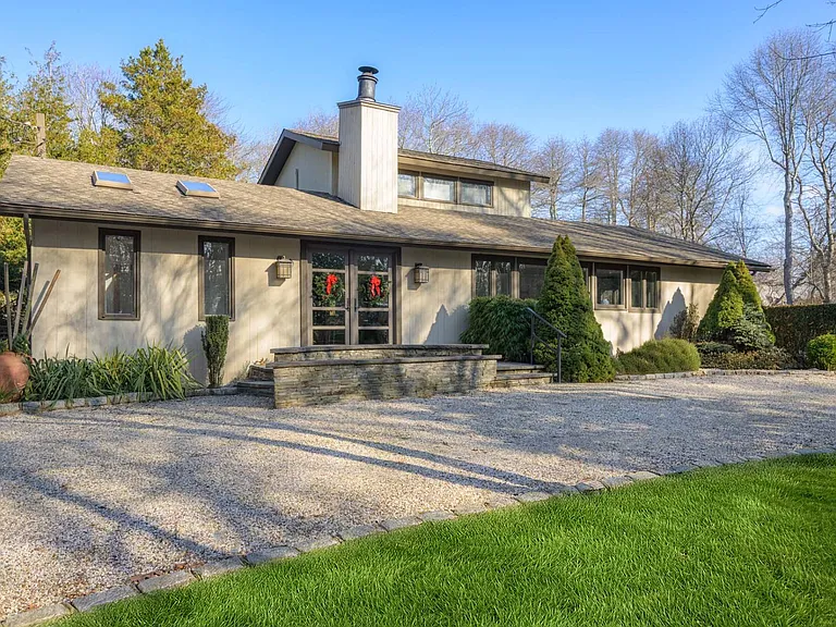 339 Sebonac Rd — Photo 1