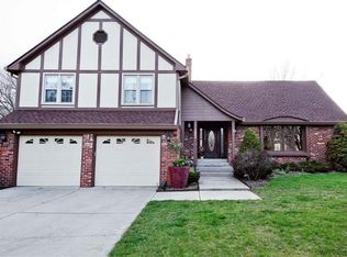 3838 S Creekside Dr, New Palestine, IN 46163