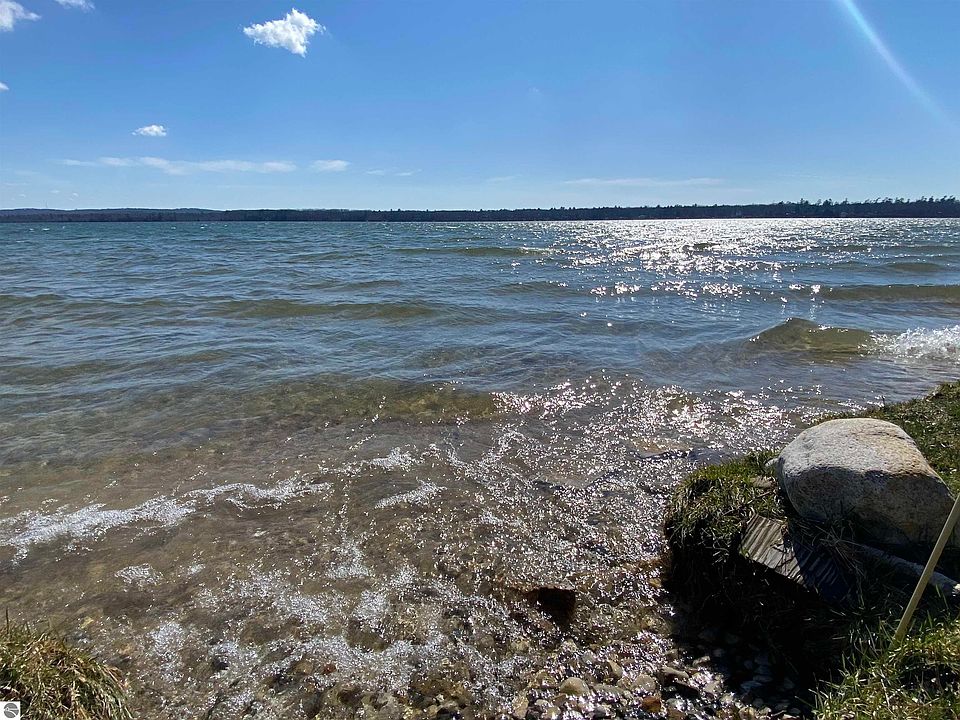 4126 Peninsular Shores Dr, Grawn, MI 49637 Zillow