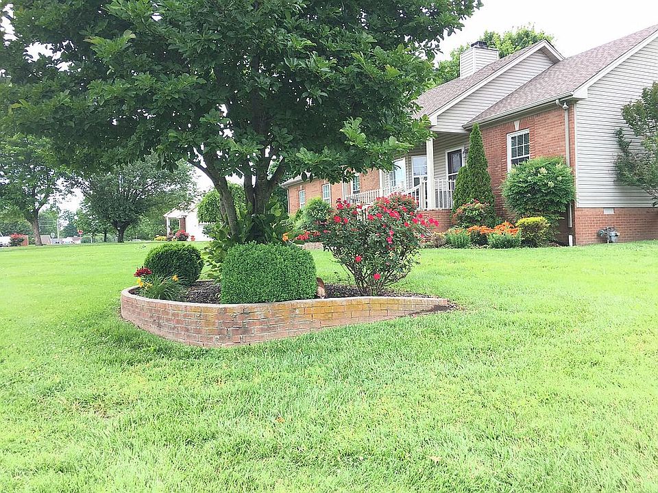 2nd image of 100 Applewood Dr