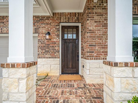 3rd image of 7502 Windsor Park Ct