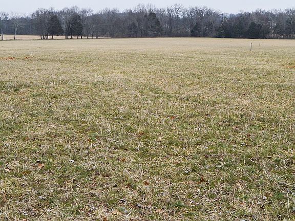 2nd image of 447 Pepper Hill Rd