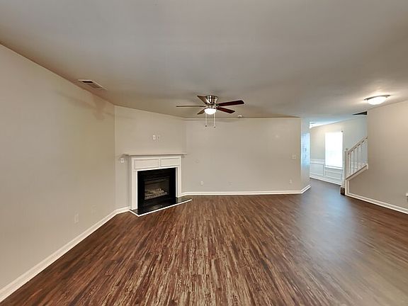 3rd image of 335 Hidden Creek Ln